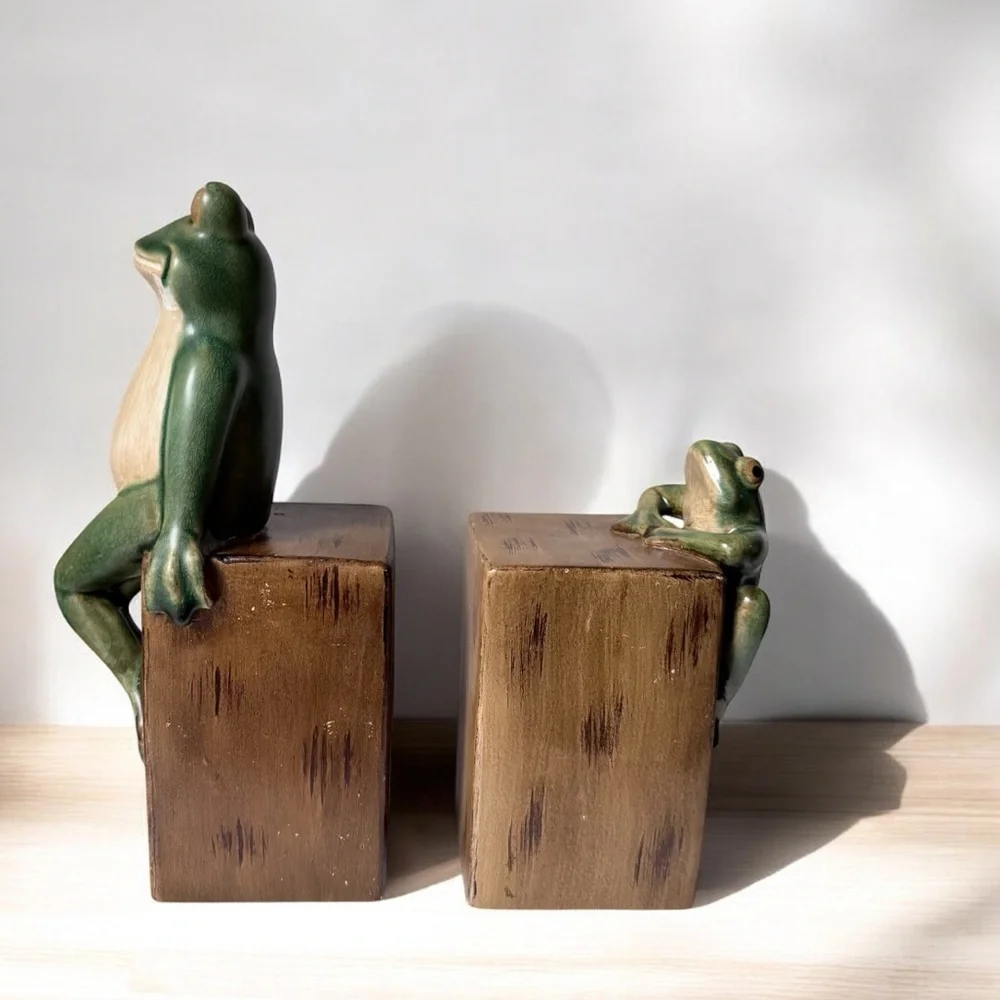 Charming Frog Bookends - Green and Brown